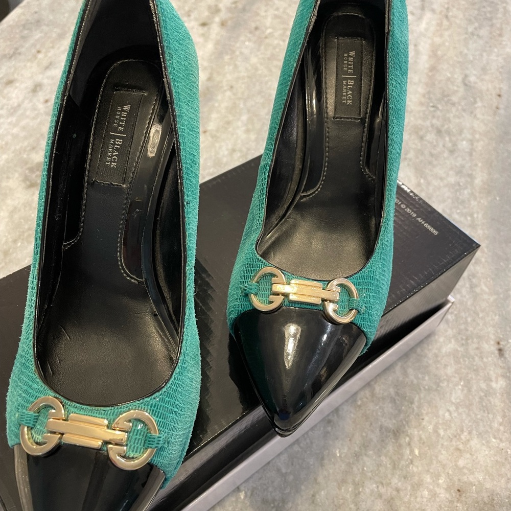 White House Black Market heels 3 inch worn once or twice narrow shoe
